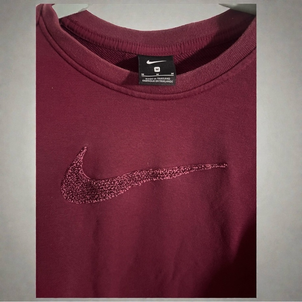 Nike Dri-FIT Get Fit Women's Cropped Swoosh Training Crew Size M Burgundy - Picture 4 of 10